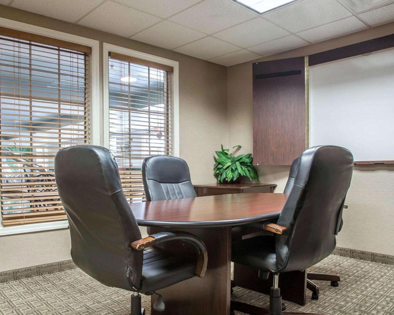 Comfort Inn & Suites Sturbridge-Brimfield Luaran gambar